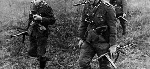 开云体育app下载-两队激烈对抗，场面十分惨烈