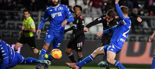 开云体育app-国际比赛中的一场势均力敌的对决