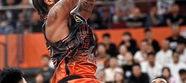 开云体育官方入口-山东男篮面对劲敌，卫冕失利