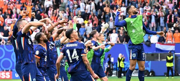 开云体育登录-包含欧洲杯资格赛狂风暴雨，强队云集一同竞技的词条