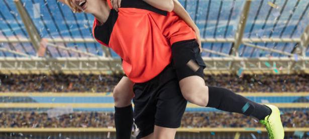 开云体育-美洲足球巡回赛：女足选手为胜利拼搏的简单介绍