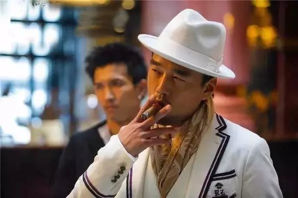 开云体育网页版-菲尔沙斯堡赢取三分，抢得积分榜宝座的简单介绍