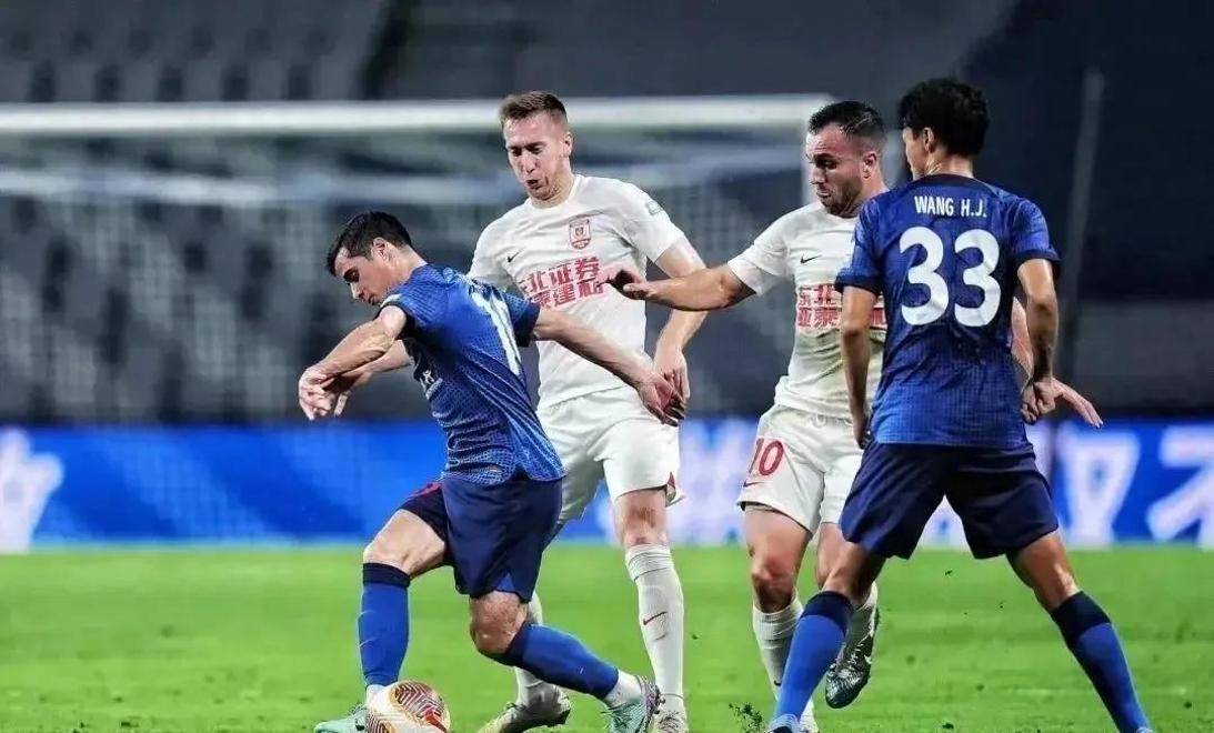 比赛中的激情战斗，球队士气高涨的简单介绍