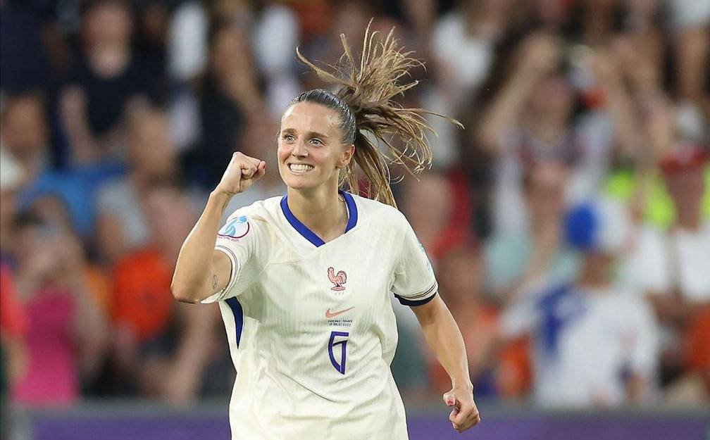 荷兰女足上演绝杀，成功晋级欧锦赛半决赛