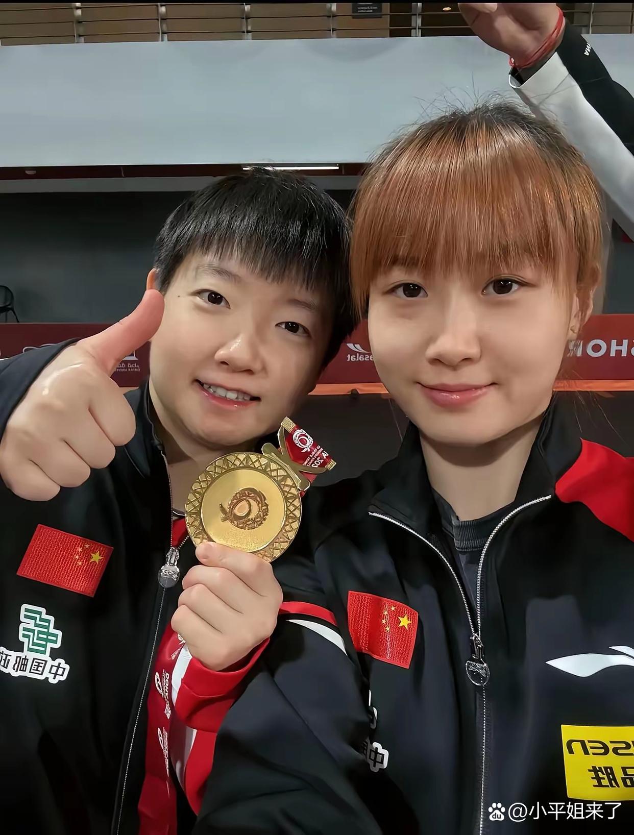 包含明星球员带队夺冠赛后露笑容的词条