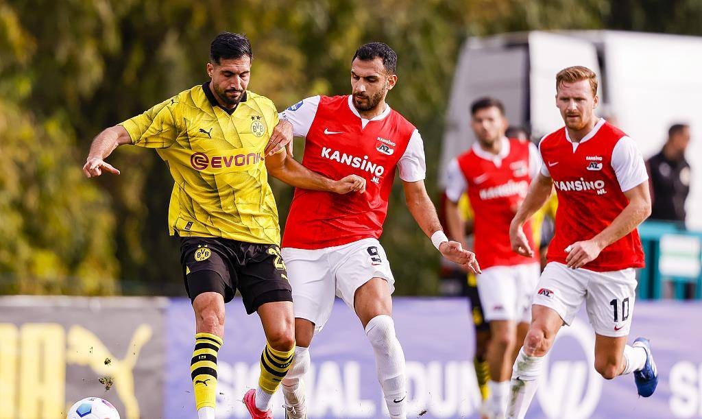 阿贾克斯豪取胜利，领先对手积分榜冲击前列的简单介绍